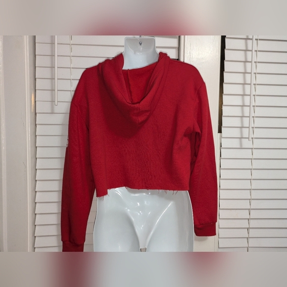 NBA Women's Red cropped long sleeve Chicago Bulls cropped hoodie. EUC. SIZE M - Picture 2 of 8